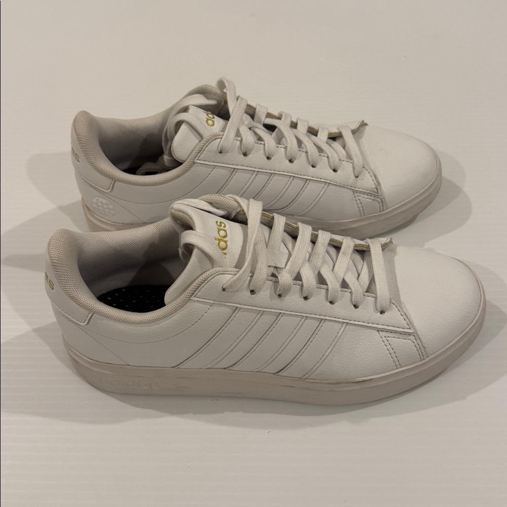 Adidas Grand Court Women's Size 8 White and Gold